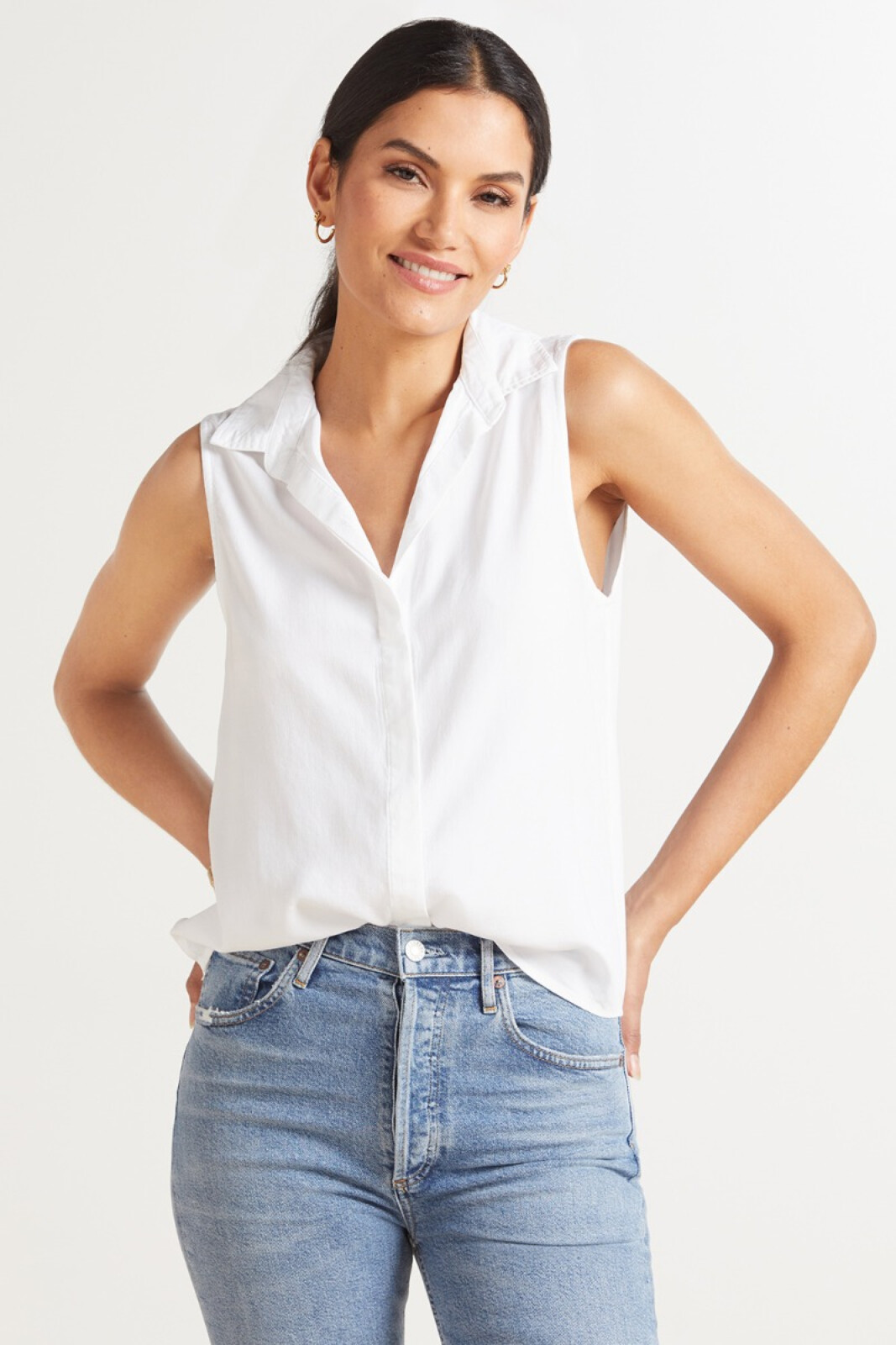 CLOTH AND STONE Essential Sleeveless Button Down Shirt | EVEREVE