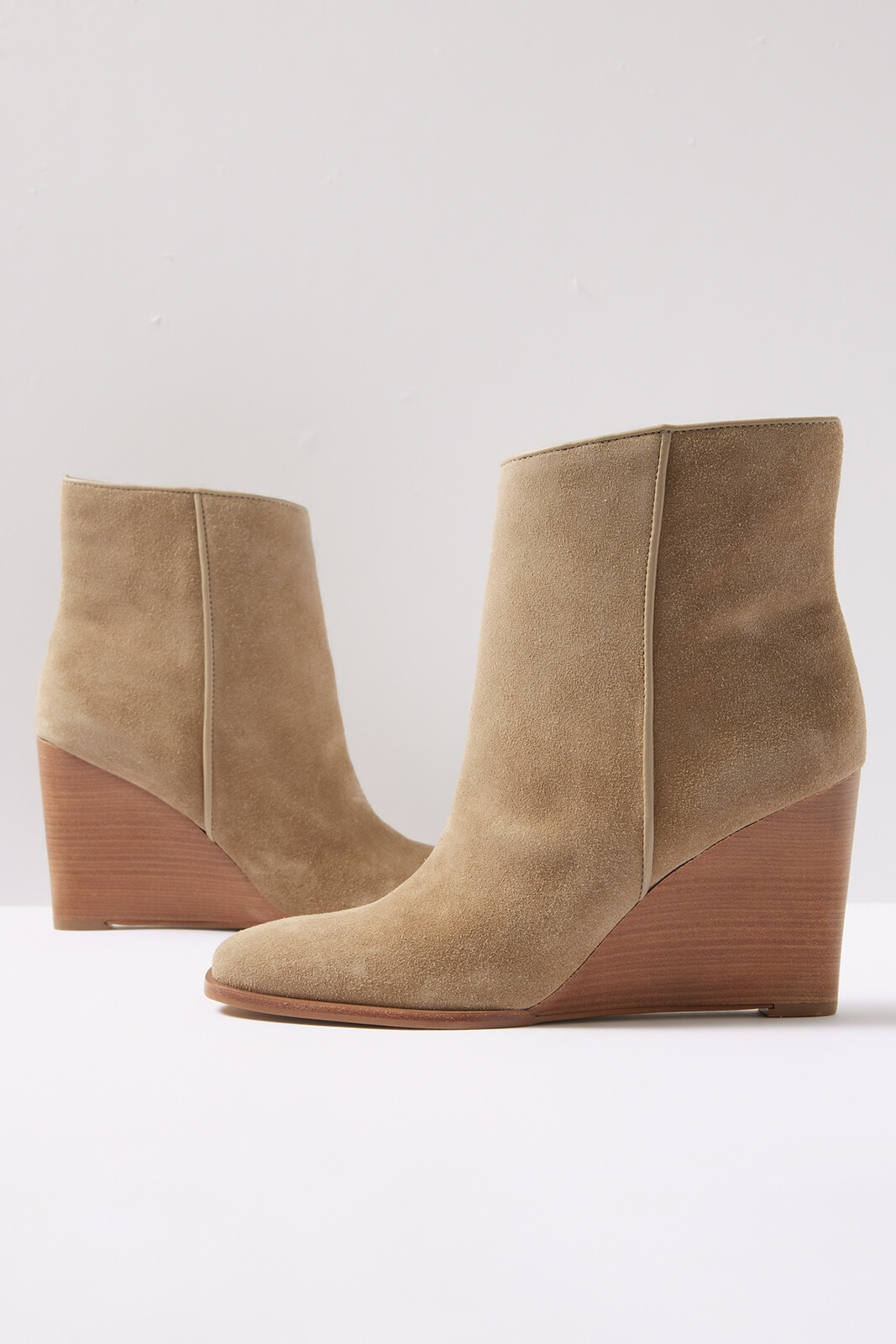 Dolce Vita Susann Suede Square Toe Wedge Booties - 6M
