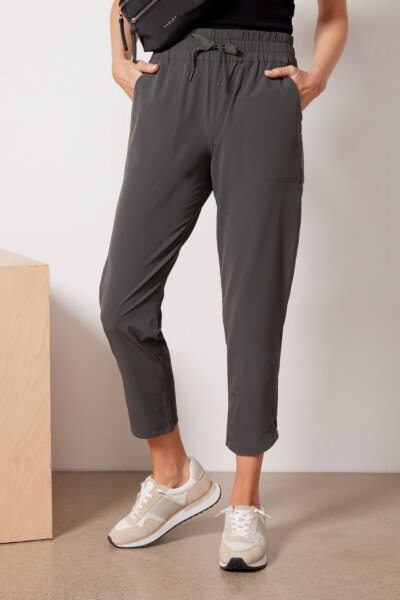 Out-of-Office Tapered Pant